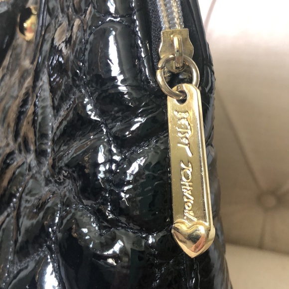 Beautiful Betsey Johnson heart quilted purse - Picture 5 of 14